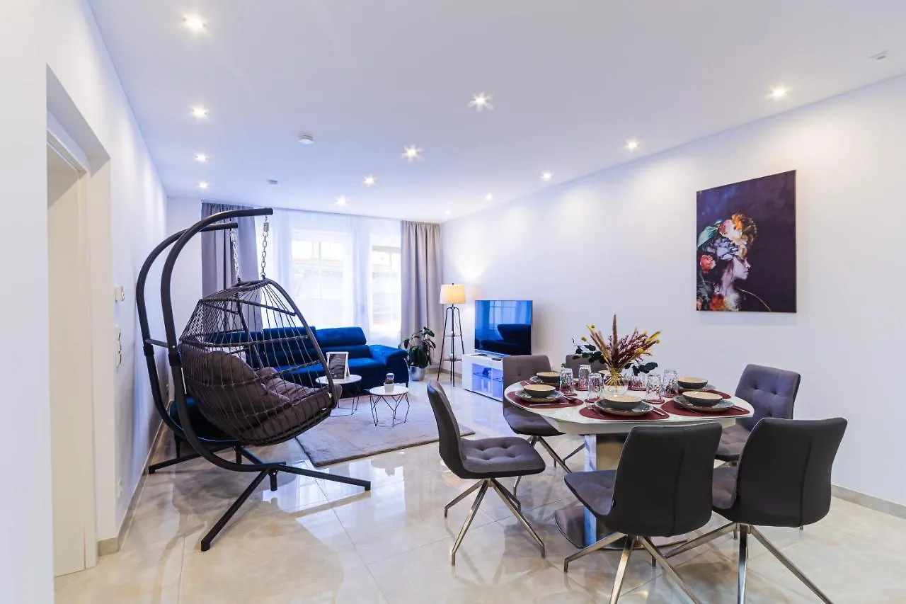 Apartment Ferienwohnung Lit Living: Luxury - Box Spring - Zwischen Ma Und Hd - Netflix - 8 Personen Ladenburg Deutschland