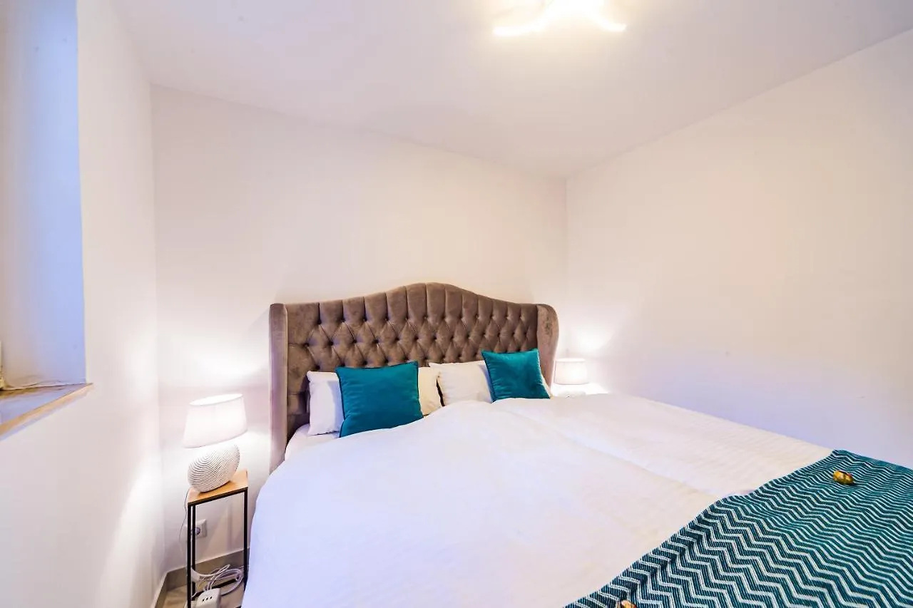 Ferienwohnung Lit Living: Luxury - Box Spring - Zwischen Ma Und Hd - Netflix - 8 Personen Ladenburg Deutschland